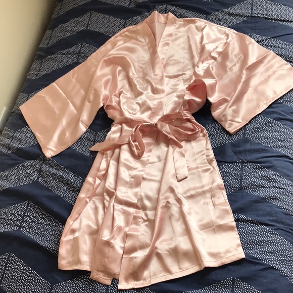 Satin “Maid of Honor” embroidered robe - Picture 3 of 3